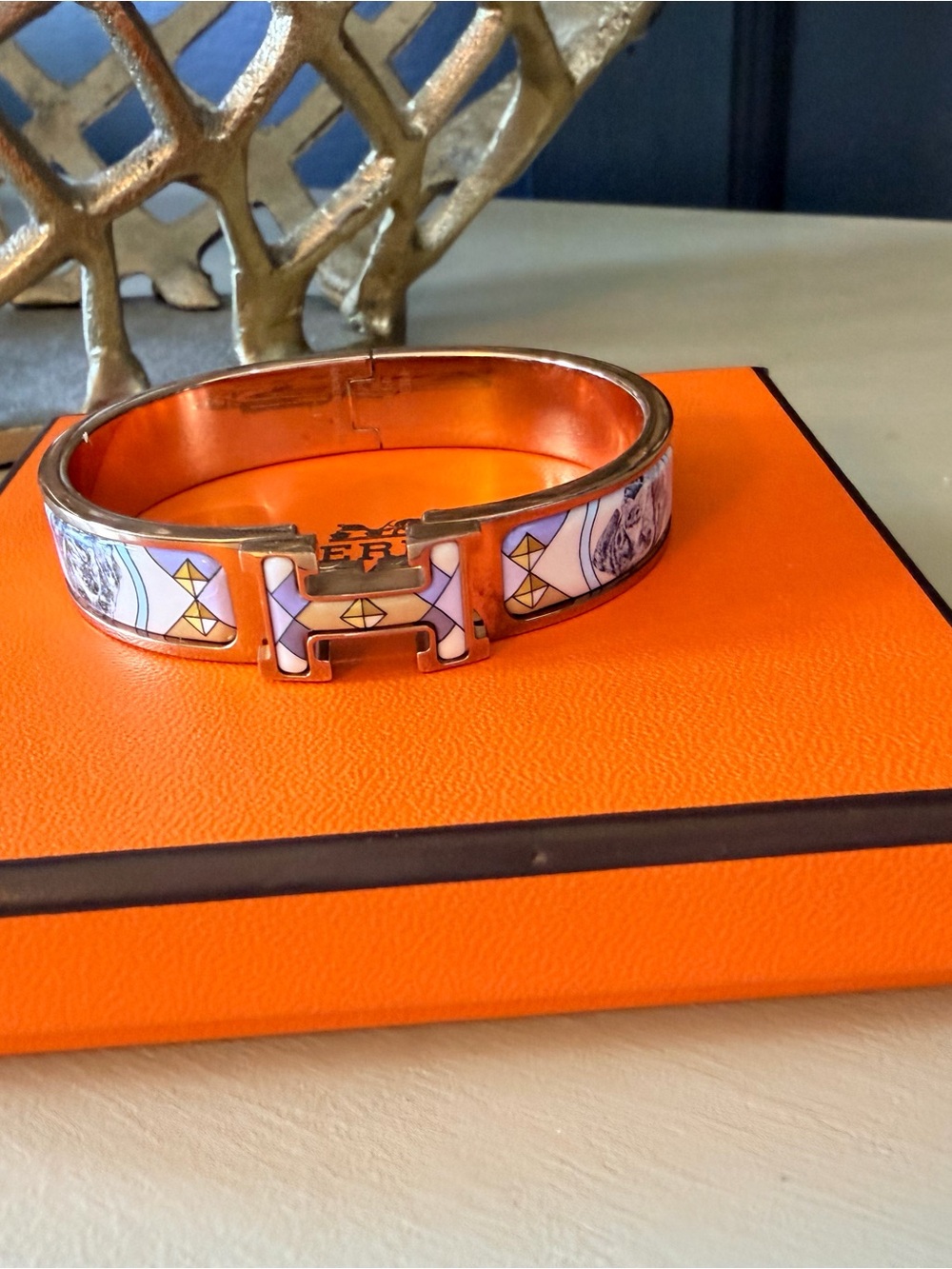 Hermès Clic Clac H PM Bracelet Rose Gold Multi-Color Dog Motif Enamel - Picture 3 of 9